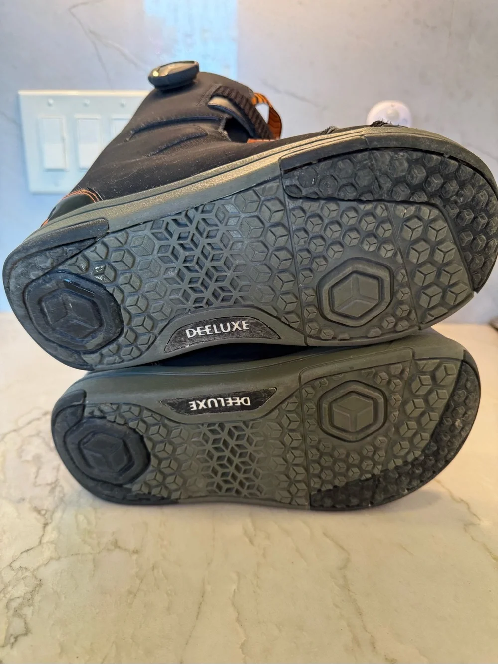 Burton snowboard boots deluxe. Kids size 3.